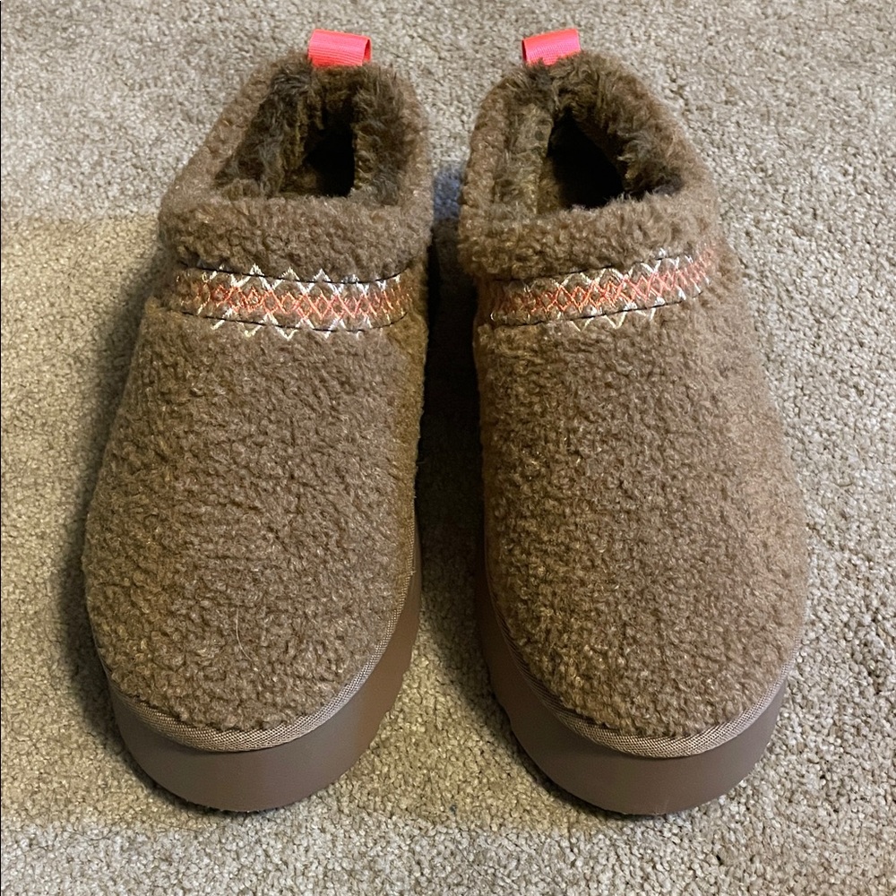 UGG look a like slippers